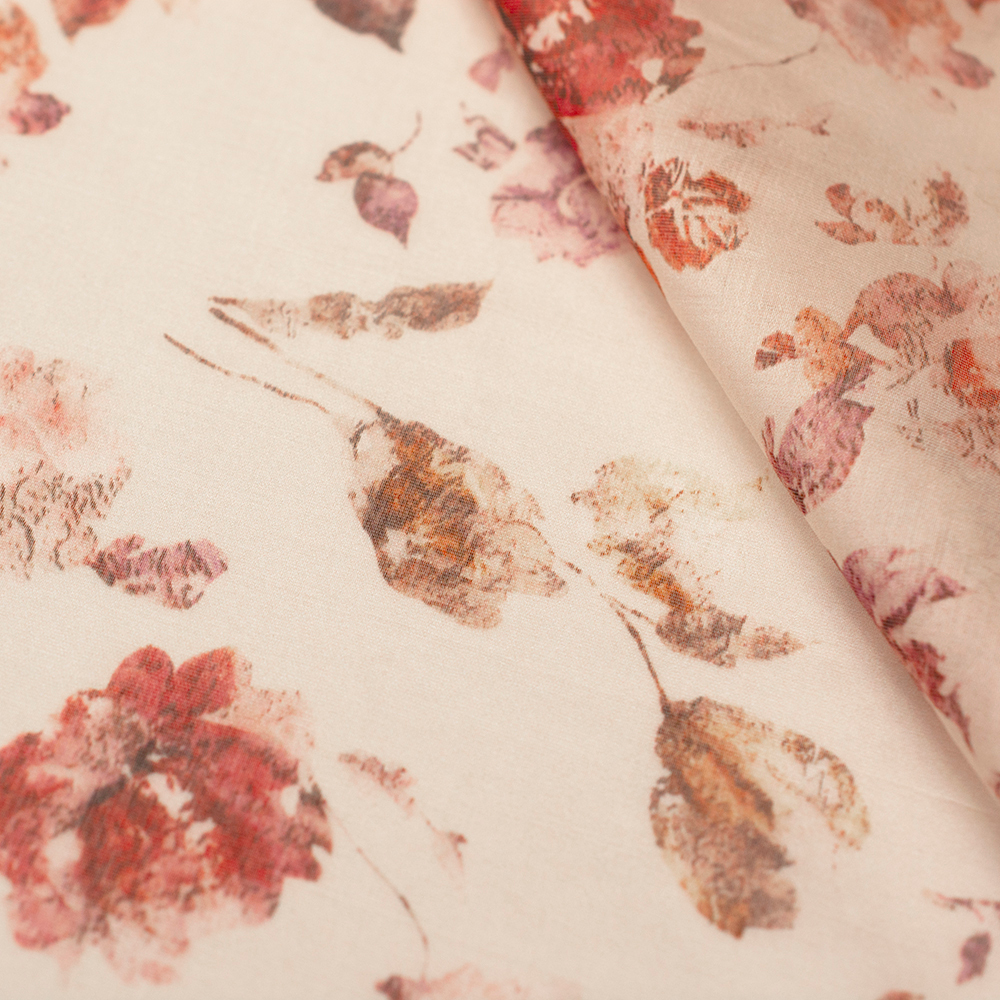 Tencel Capri to ekskluzywna tkanina, która łączy w sobie piękno i praktyczność na najwyższym poziomie.