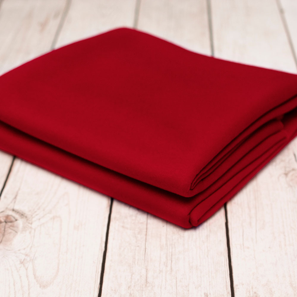 Dzianina dresowa – Baja, to miękka i bardzo przyjemna w dotyku dzianina o wysokiej gramaturze.