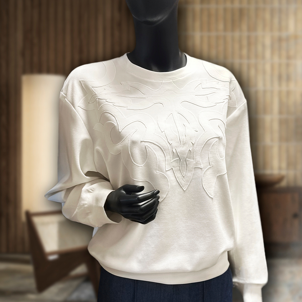 Dzianina Arizona to wysokiej jakości materiał o gęstym splocie, który zapewnia trwałość i estetyczny wygląd.