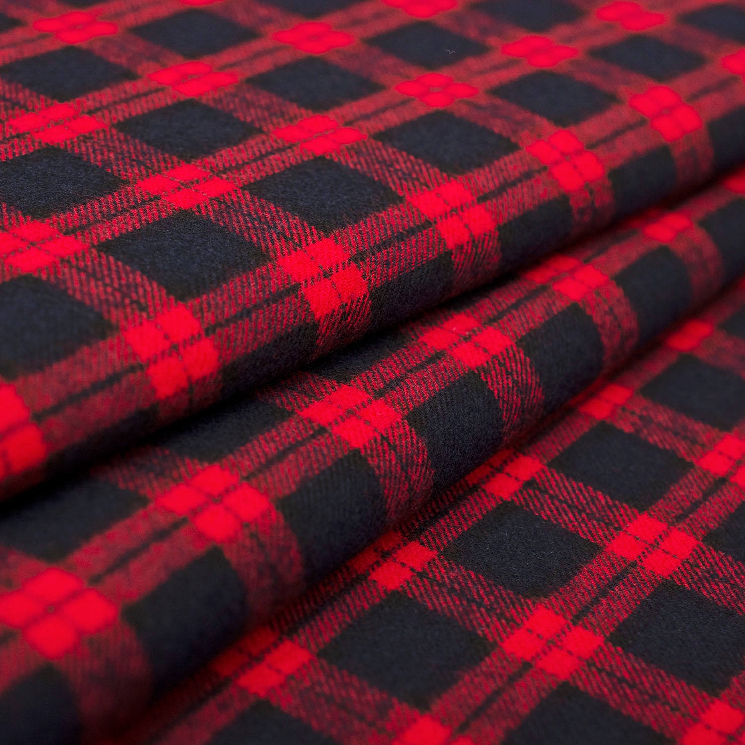 Bawełniana tkanina flanelowa o ponadczasowym i modnym wzorze kraty.