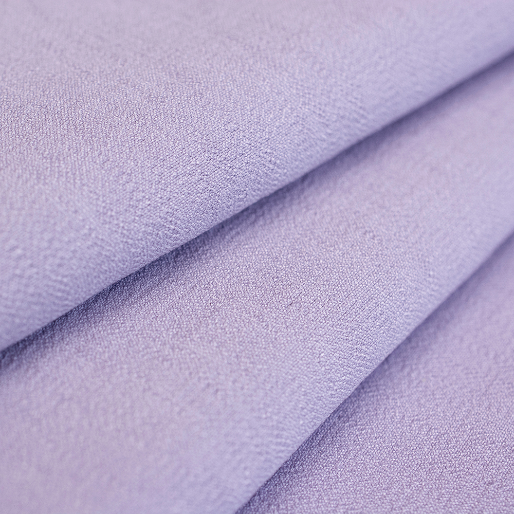 Wiskoza Salma – wysokogatunkowa tkanina wiskozowa, której głównym atutem jest delikatna faktura nawiązująca do splotu lnianego.