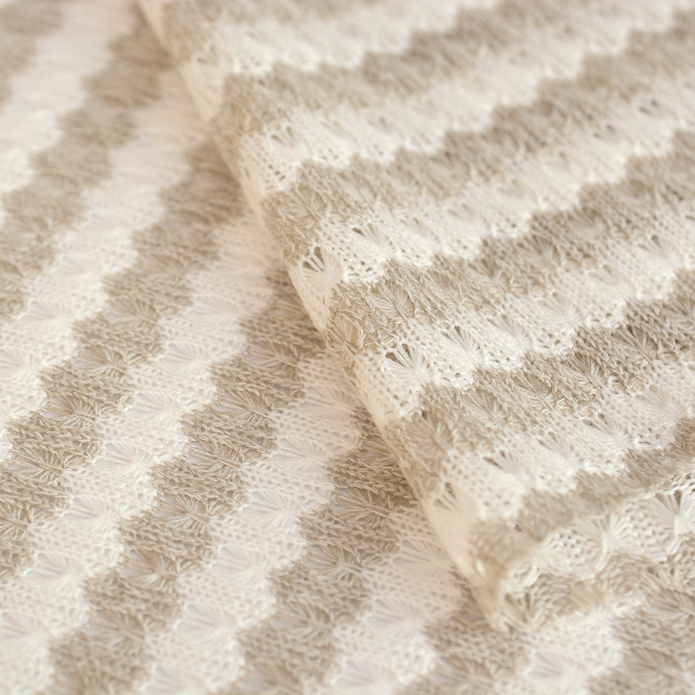 Dzianina swetrowa inspirowana stylem MISSONI zachwyca delikatnością, miękkością i wyjątkowo przyjemnym chwytem.