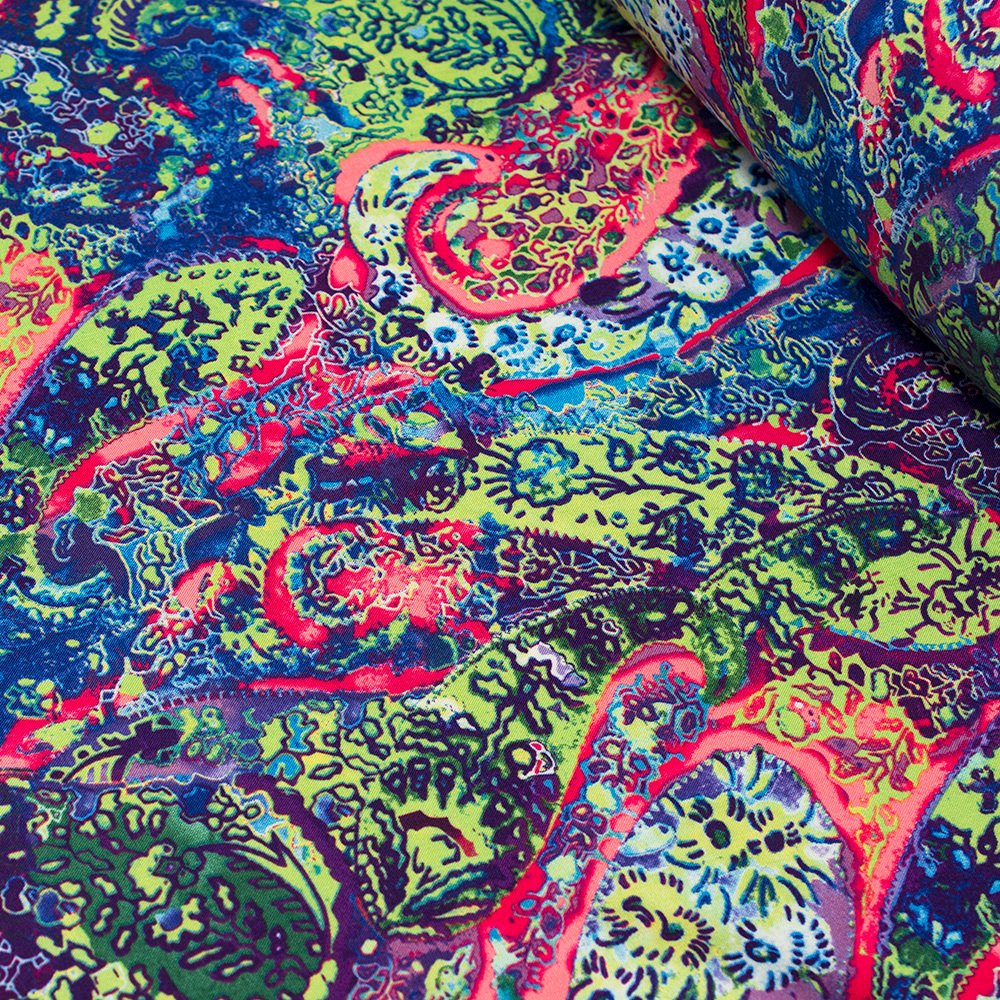 Tkanina z 100% wiskozy.