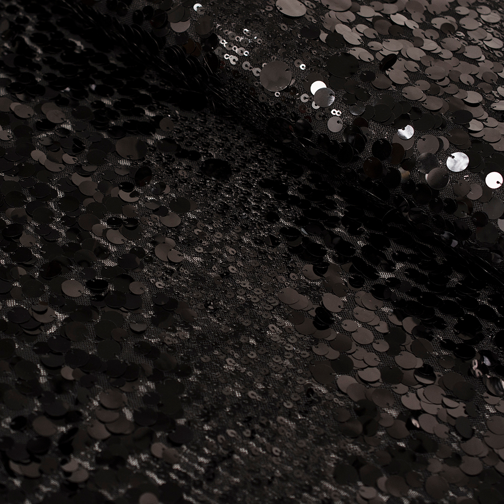 Zjawiskowa tkanina Cekiny Fancy to idealny wybór na kreacje wieczorowe i wizytowe.