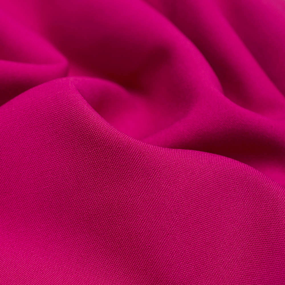 Panama Stretch to syntetyczna tkanina stosowana zarówno w konfekcji odzieżowej jak i przy różnego rodzaju dekoracjach.