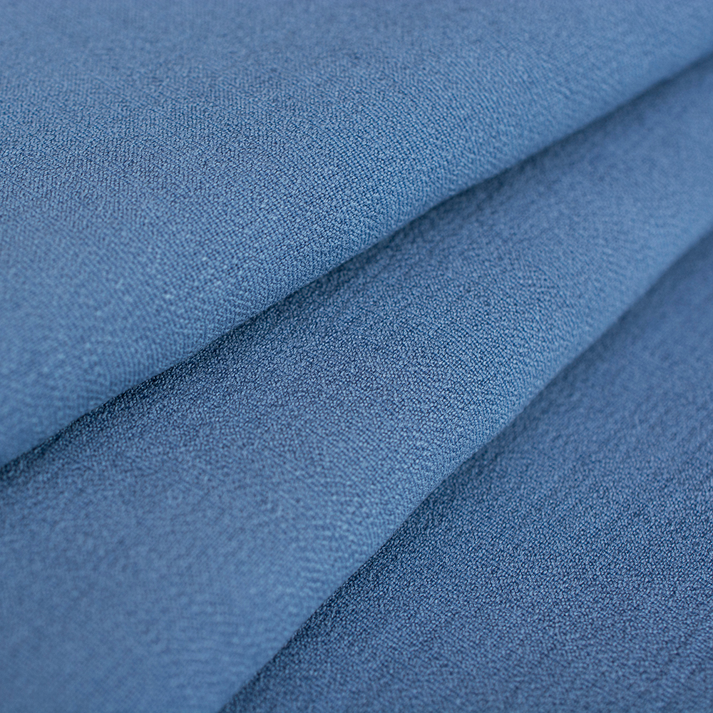 Wiskoza Salma – wysokogatunkowa tkanina wiskozowa, której głównym atutem jest delikatna faktura nawiązująca do splotu lnianego.