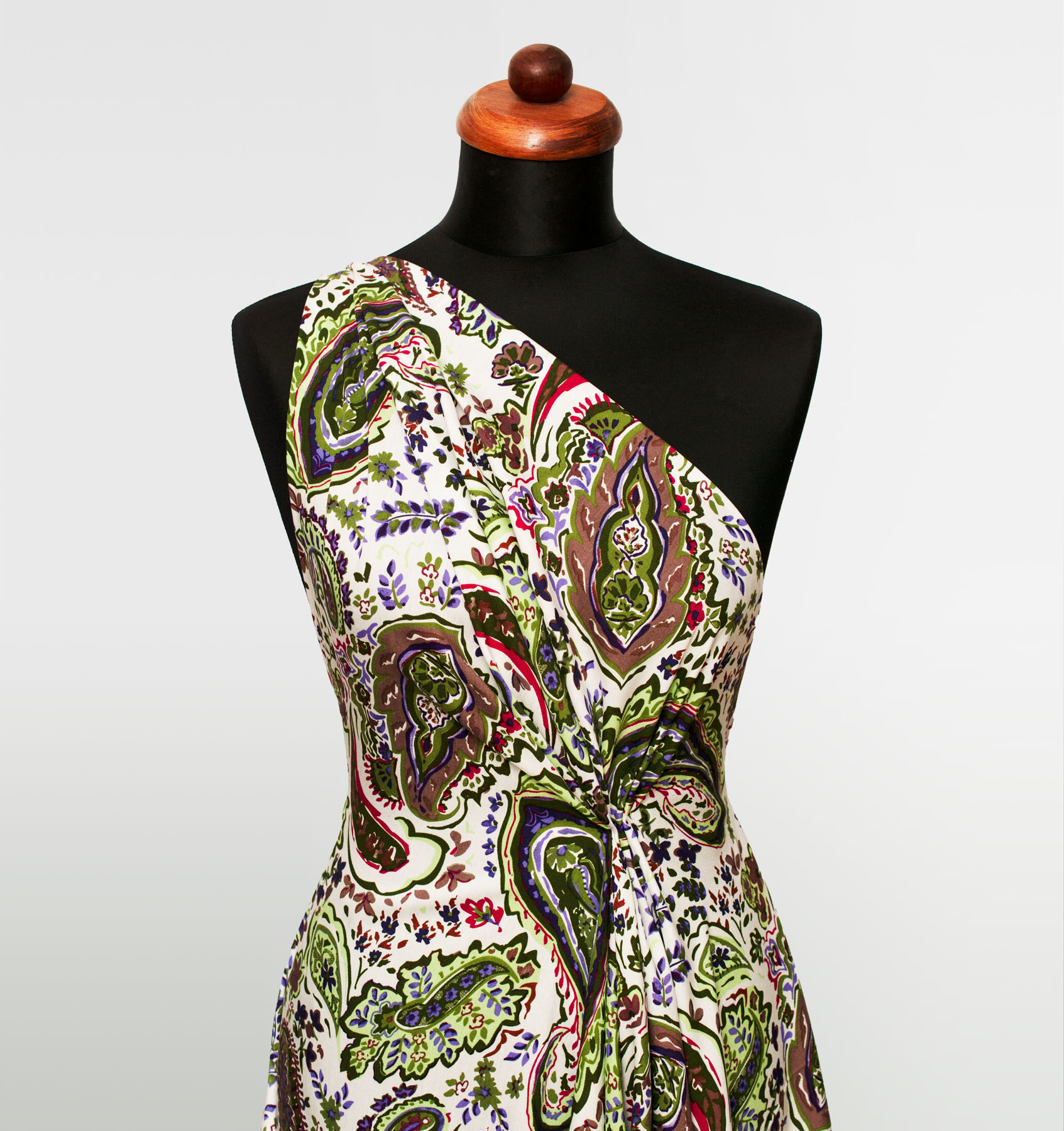 Wzorzysta tkanina wiskozowa, idealna na sukienki, spódnice i bluzki.