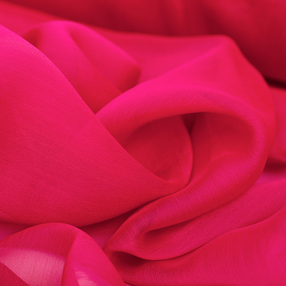 Szyfon Perła to doskonałej jakości tkanina, idealnie nadaje się na eleganckie i szykowną odzież.