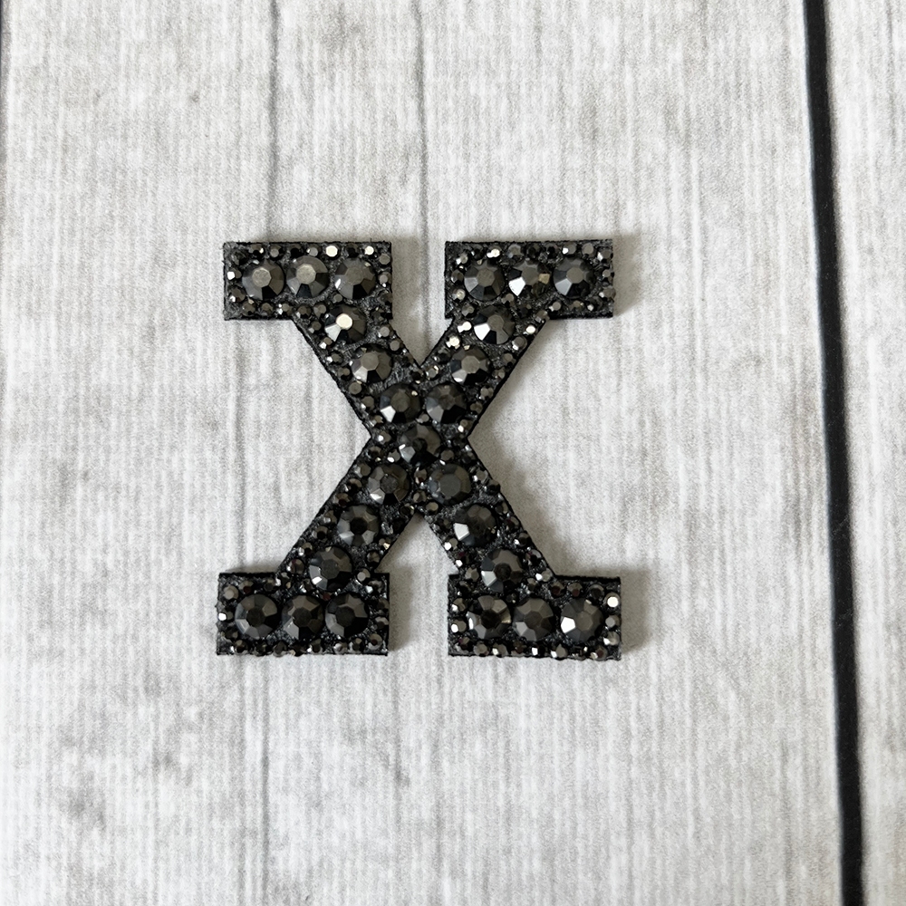 Aplikacja o wymiarach: 5,2 cm x 5,2 cm.