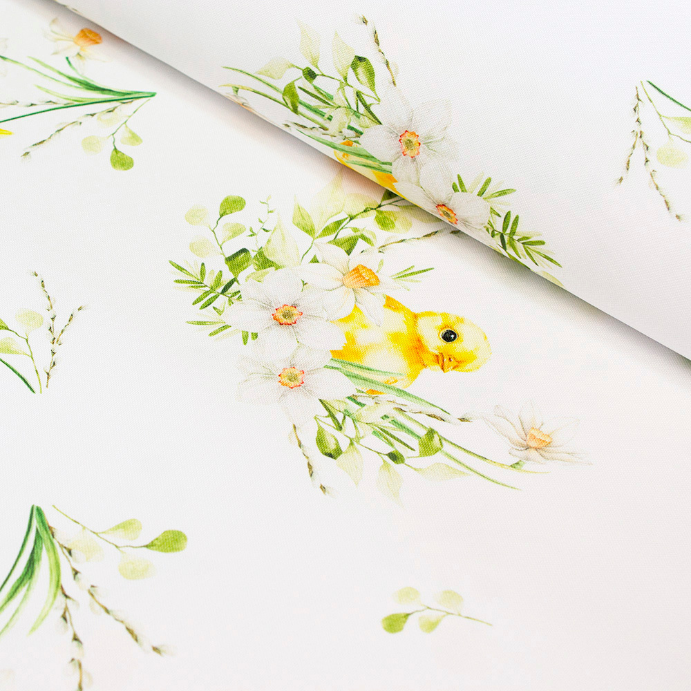 Wzorzysta tkanina dekoracyjna wykonana z włókien syntetycznych.