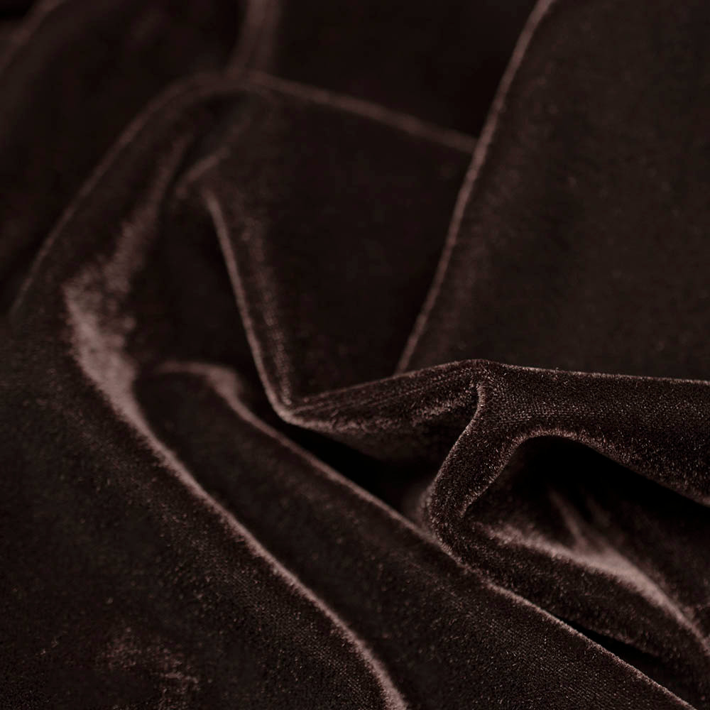 Welurowa Dzianina Kuba – doskonała na wszelkiego rodzaju kreacje wieczorowe czy wizytowe.