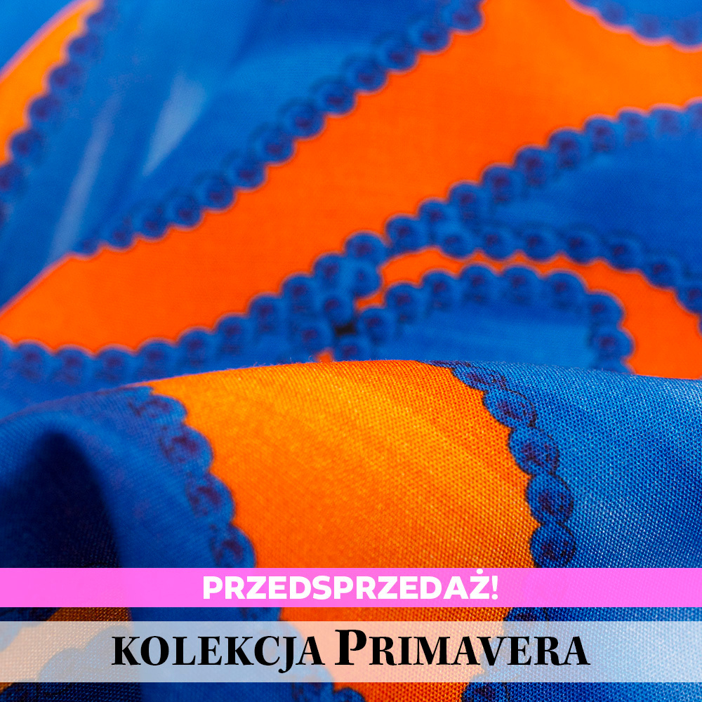 Tkanina z 100% wiskozy to lekki, miękki materiał, który pięknie układa się na sylwetce, tworząc naturalne fałdy i swobodny ruch.