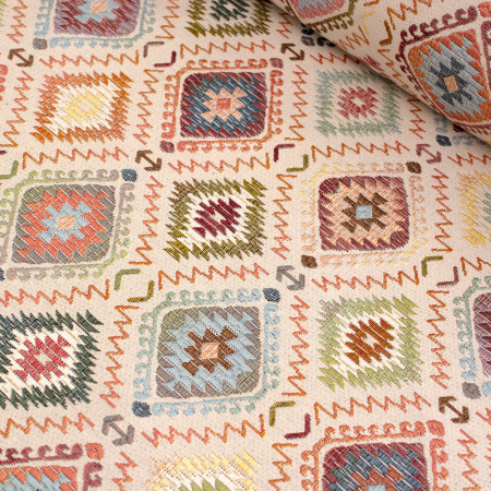 Tkanina gobelinowa to dekoracyjny materiał o gęstym splocie, który wyróżnia się eleganckimi, często artystycznymi wzorami.