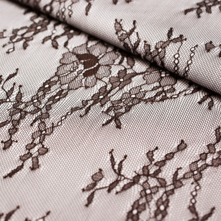 Koronka Floris to delikatna i lekka tkanina z subtelnym motywem kwiatowym.