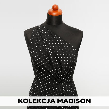 Tkanina z 100% wiskozy to lekki, miękki materiał, który pięknie układa się na sylwetce, tworząc naturalne fałdy i swobodny ruch.