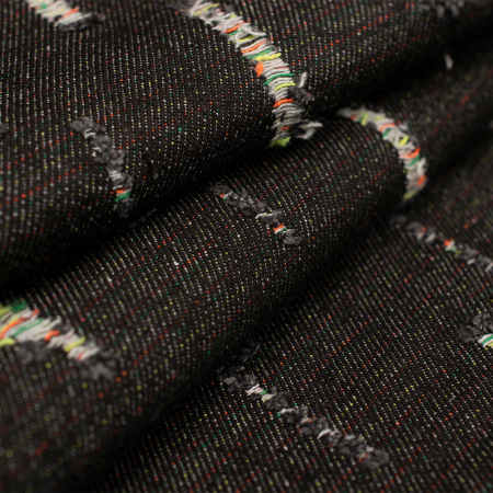 Jeans Arte to wyjątkowa tkanina o miękkiej, przyjemnej w dotyku fakturze, która od razu przyciąga uwagę swoim niezwykłym urokiem.