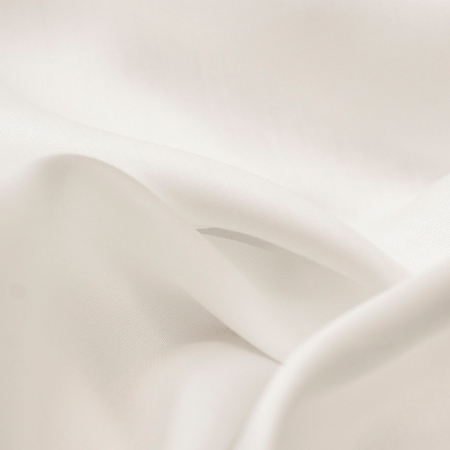 Tencel Satin to wyjątkowo elegancka tkanina o subtelnym, naturalnym połysku, wykonana w 100% z włókien tencel.