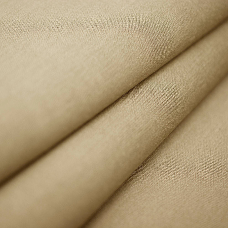 Tencel Capri to ekskluzywna tkanina, która łączy w sobie piękno i praktyczność na najwyższym poziomie.