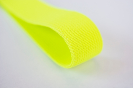 Taśma gumowa w kolorze Fluo.