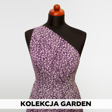 Tkanina z 100% wiskozy to lekki, miękki materiał, który pięknie układa się na sylwetce, tworząc naturalne fałdy i swobodny ruch.