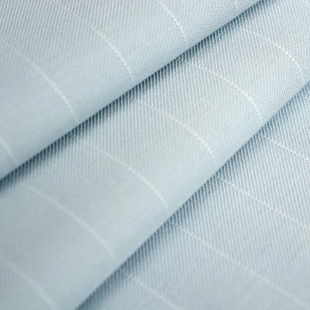 Wiskozowa tkanina o wysokiej jakości, miękka, przewiewna i przyjemna w dotyku.