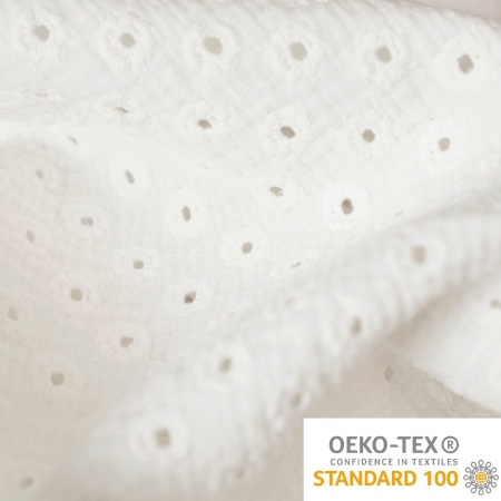 Haftowany muślin – bardzo przyjemna w dotyku tkanina, lekka o niskiej gramaturze.